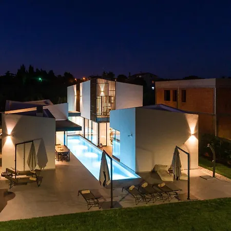 Modern Ruzic With Pool Near Porec * Babici