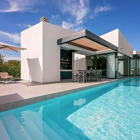 Modern Ruzic With Pool Near Porec *