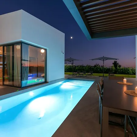 Modern Ruzic With Pool Near Porec * Babići