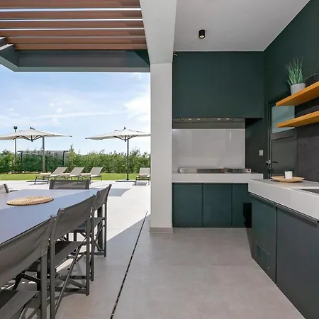 Villa Modern Ruzic With Pool Near Porec