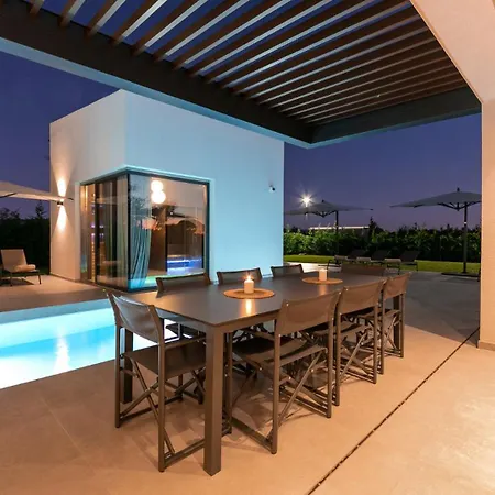 Villa Modern Ruzic With Pool Near Porec