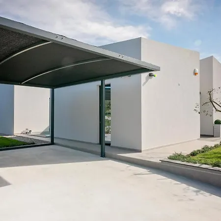 Modern Ruzic With Pool Near Porec Vranići